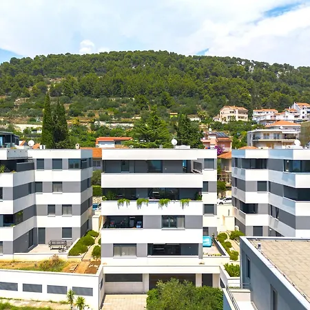 Luxury Penthouse Near Kasjuni Centre Apartmán *