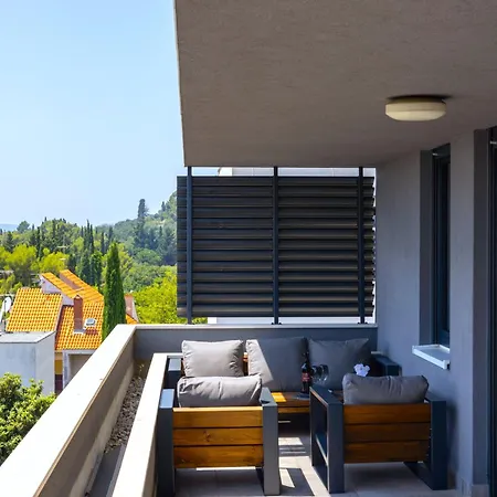 Luxury Penthouse Near Kasjuni Centre スプリト