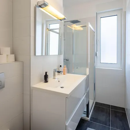 Luxury Penthouse Near Kasjuni Centre アパート