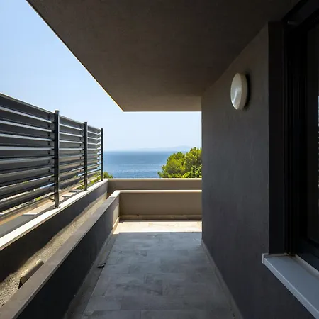 Luxury Penthouse Near Kasjuni Centre Апартаменты *
